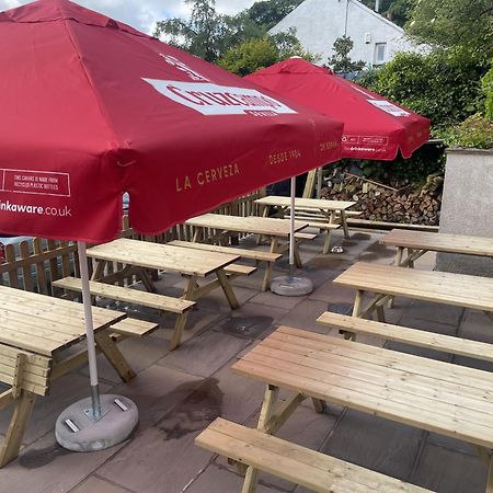 白马简易宿舍酒店 Threlkeld 外观 照片